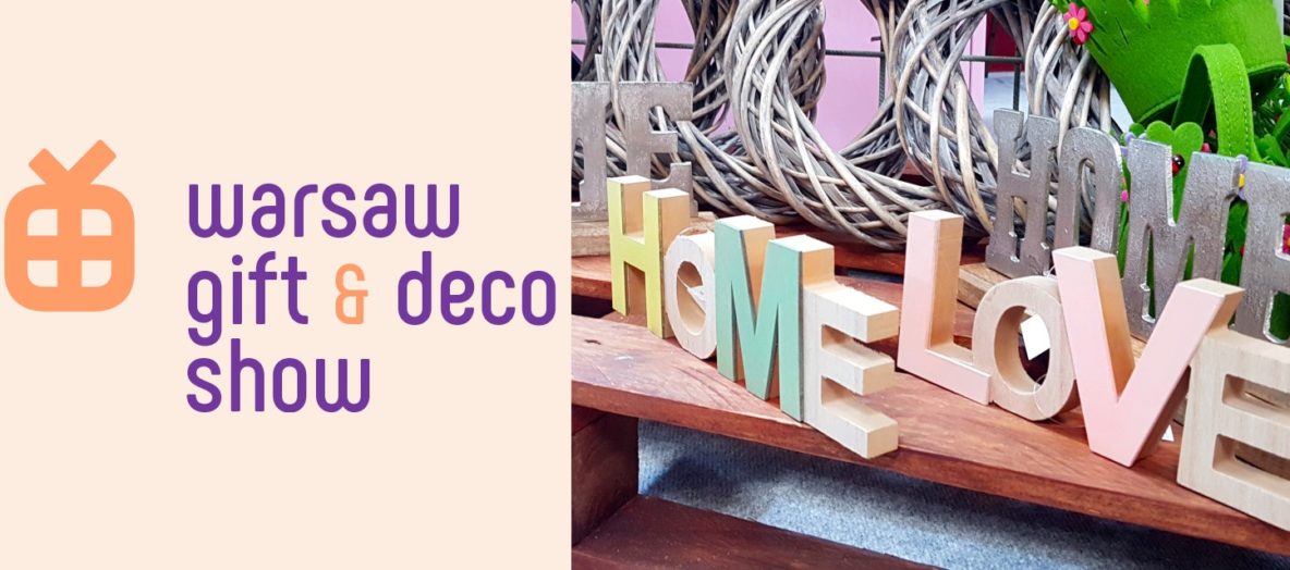 Targi Gift&Deco, napisy przestrzenne home i love, kolorowe napisy do postawienia jako dekoracja