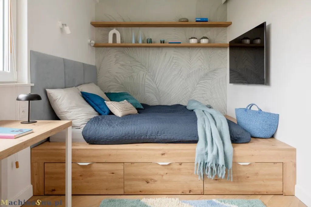 nowoczesna sypialnia podest z szufladami