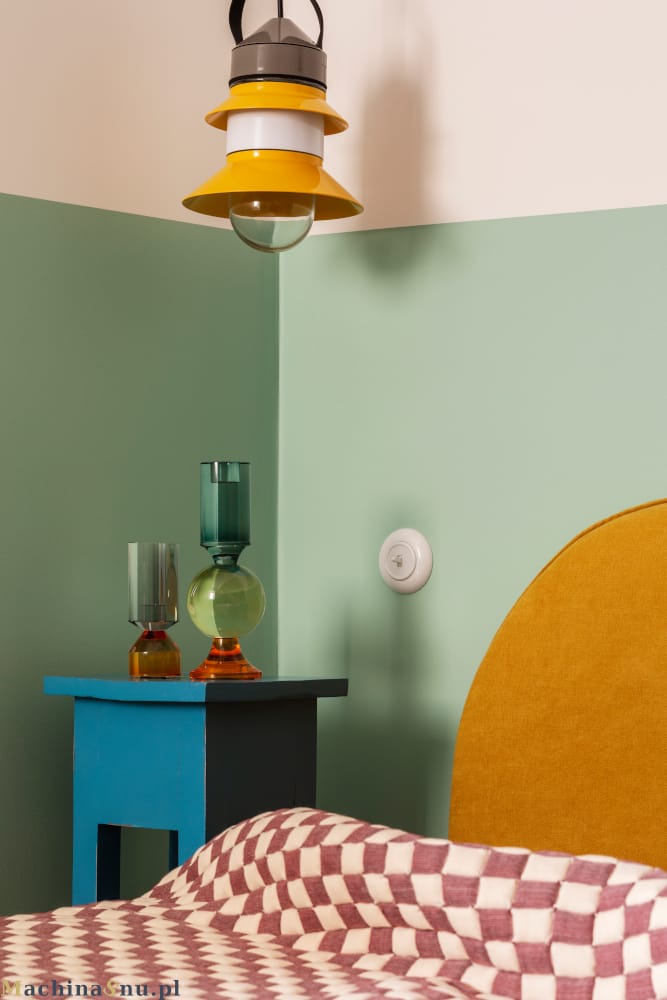 Stolik nocny w sypialni Stolik nocny w sypialni