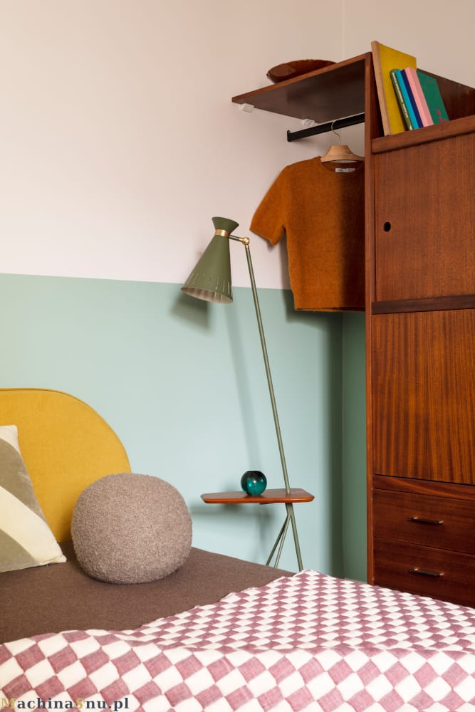 Lampka nocna w sypialni Lampka nocna w sypialni