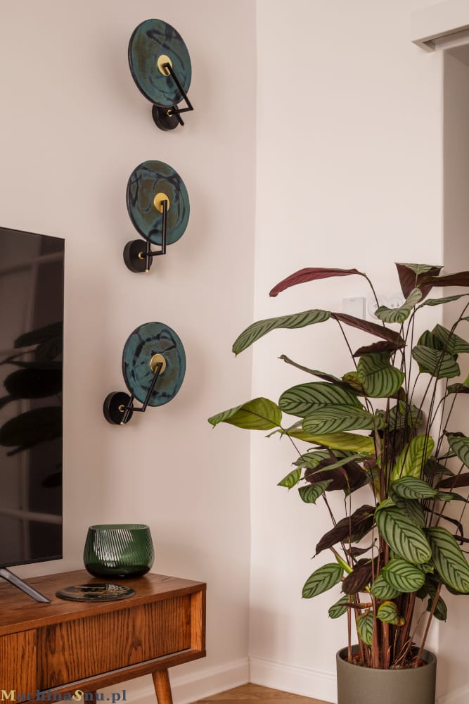 Ozdobne kinkiety na ścianie Ozdobne kinkiety na ścianie