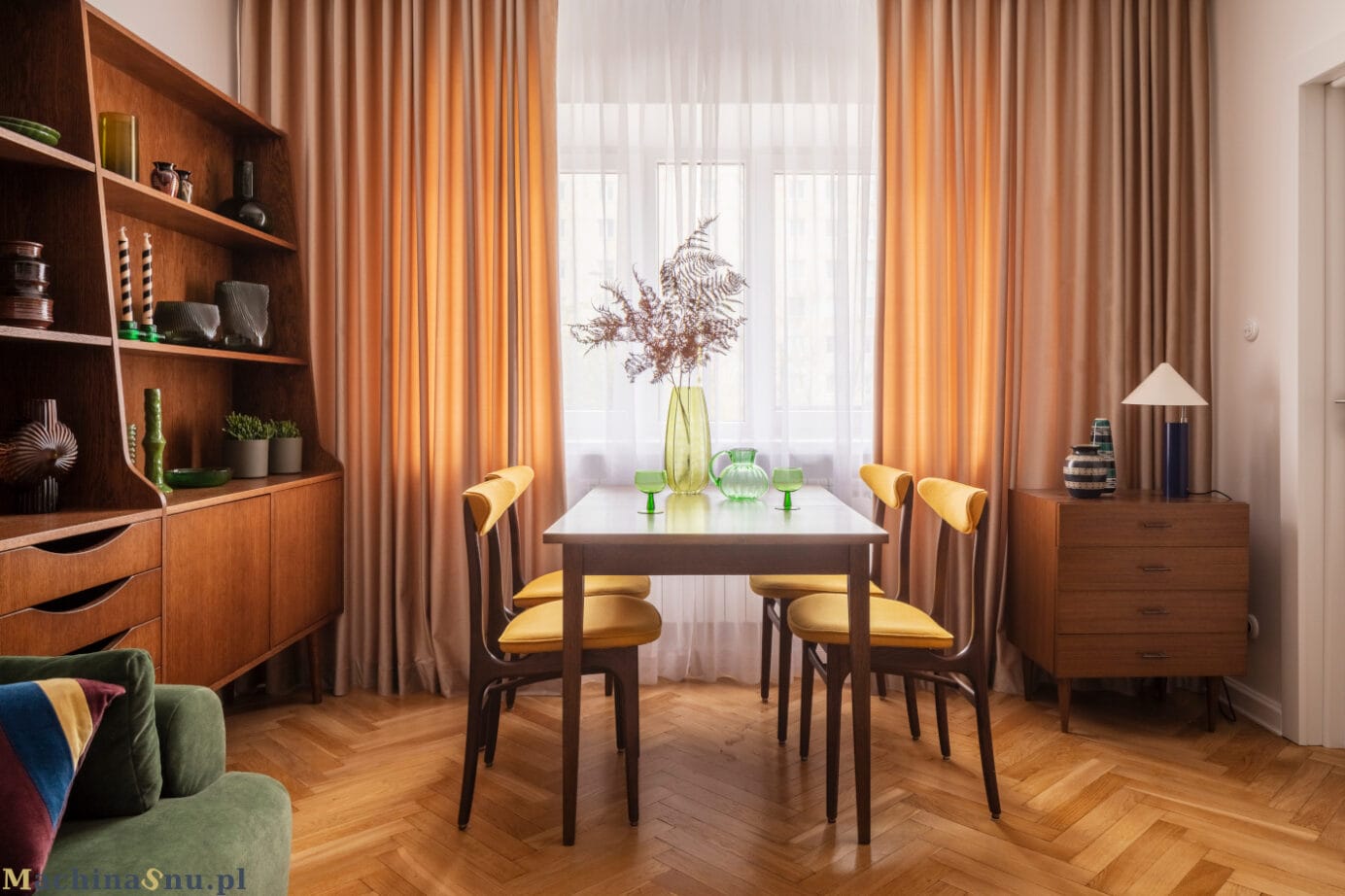 Salon z mebloscianka